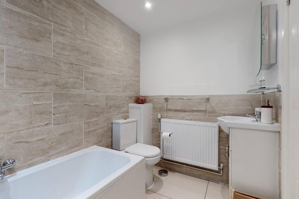 Lovely 2 Bedroom Apartment Near Highgate Station London Bagian luar foto
